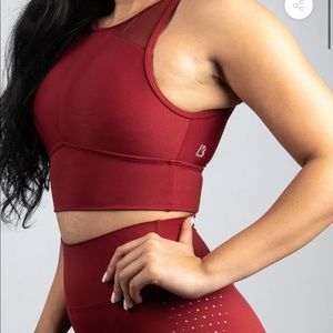 Beautiful crop top! Never worn